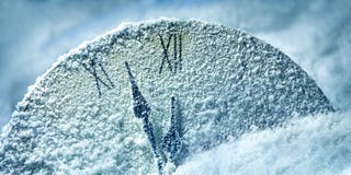 Reloj de la nieve: Los minutos pasados antes de la Navidad Fotografía de archivo Reloj de la nieve: Los minutos pasados antes de la Navidad Fotografía de archivo