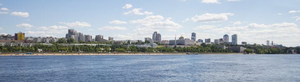 Remblai de la Volga en Samara, Russie Vue panoramique de la ville Images libres de droits Remblai de la Volga en Samara, Russie Vue panoramique de la ville Images libres de droits