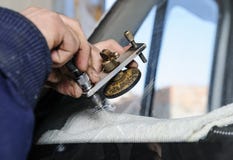 Reparatie gebarsten windscherm stock afbeeldingen Reparatie gebarsten windscherm stock afbeeldingen
