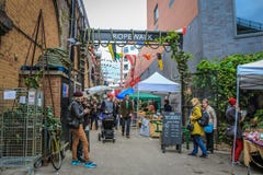 Repet går och den Maltby gatamarknaden Arkivfoton Repet går och den Maltby gatamarknaden Arkivfoton