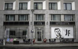 Restauracyjny ` Cudzoziemski - sprawy ` w Arcotel John F Berlin zdjęcia stock Restauracyjny ` Cudzoziemski - sprawy ` w Arcotel John F Berlin zdjęcia stock