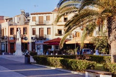 Rethymno, Creta, Grecia, el 9 de septiembre de 2017: Vista del monumento al soldado desconocido fotografía de archivo Rethymno, Creta, Grecia, el 9 de septiembre de 2017: Vista del monumento al soldado desconocido fotografía de archivo