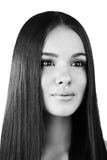 Retrato da beleza da jovem mulher com composição natural fotos de stock Retrato da beleza da jovem mulher com composição natural fotos de stock