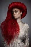 Retrato da mulher de cabelo vermelha bonita imagens de stock royalty free Retrato da mulher de cabelo vermelha bonita imagens de stock royalty free