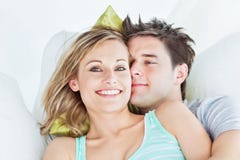 Retrato de um par alegre imagem de stock Retrato de um par alegre imagem de stock