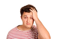 Retrato de un hombre gritador que lleva a cabo su cabeza en la desesperación hombre emocional aislado en el fondo blanco foto de archivo libre de regalías Retrato de un hombre gritador que lleva a cabo su cabeza en la desesperación hombre emocional aislado en el fondo blanco foto de archivo libre de regalías