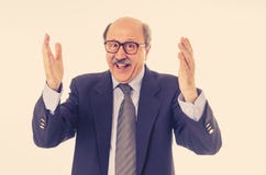 Retrato del hombre de negocios mayor feliz que celebra éxitos de la gran idea imagenes de archivo Retrato del hombre de negocios mayor feliz que celebra éxitos de la gran idea imagenes de archivo
