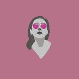 Retrato del vector de la mujer joven hermosa en gafas de sol rosadas ilustración del vector Retrato del vector de la mujer joven hermosa en gafas de sol rosadas ilustración del vector