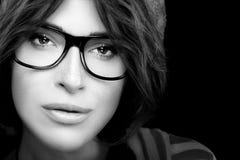 Retrato na moda fresco do eyewear Cara lindo da jovem mulher com olho Fotografia de Stock Royalty Free Retrato na moda fresco do eyewear Cara lindo da jovem mulher com olho Fotografia de Stock Royalty Free
