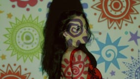 Retrato video creativo, mujer de la moda con color almacen de video Retrato video creativo, mujer de la moda con color almacen de video