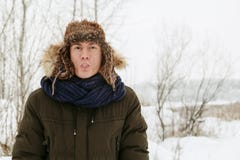 Retratos del invierno de un individuo en naturaleza fotografía de archivo Retratos del invierno de un individuo en naturaleza fotografía de archivo