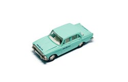 Retro Moskvitch för sovjetisk biltappning bilar Royaltyfri Fotografi Retro Moskvitch för sovjetisk biltappning bilar Royaltyfri Fotografi