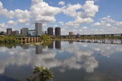Richmond Skyline nella Virginia fotografia stock libera da diritti Richmond Skyline nella Virginia fotografia stock libera da diritti