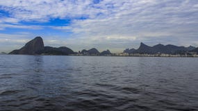 Rio de Janeiro y la belleza de las montañas y Copacabana varan fotos de archivo libres de regalías Rio de Janeiro y la belleza de las montañas y Copacabana varan fotos de archivo libres de regalías
