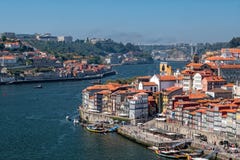 Rio Douro que meandra após Porto, Portugal fotos de stock Rio Douro que meandra após Porto, Portugal fotos de stock