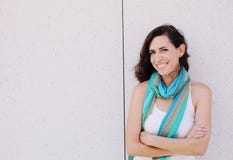 Ritratto di bella donna sorridente immagini stock libere da diritti Ritratto di bella donna sorridente immagini stock libere da diritti