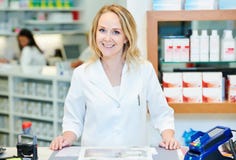 Ritratto pharmacutical femminile del chimico fotografie stock Ritratto pharmacutical femminile del chimico fotografie stock