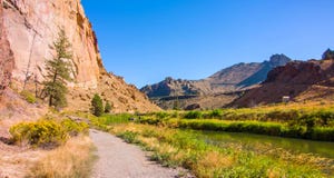 River Trail at Smith Rocks State Park, a popular rock climbing area in central Oregon near Terrebonne stock image River Trail at Smith Rocks State Park, a popular rock climbing area in central Oregon near Terrebonne stock image