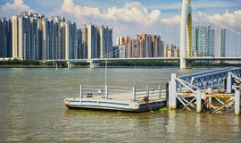 Rivierwerf, kade in Guangzhou China Royalty-vrije Stock Fotografie Rivierwerf, kade in Guangzhou China Royalty-vrije Stock Fotografie