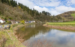 Riviery dichtbij Tintern-Yvallei het UK stock afbeeldingen Riviery dichtbij Tintern-Yvallei het UK stock afbeeldingen
