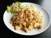 Riz frit d'ananas Image libre de droits Riz frit d'ananas Image libre de droits