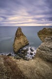 roca en la vista al mar sobre el acantilado fotografía de archivo libre de regalías roca en la vista al mar sobre el acantilado fotografía de archivo libre de regalías