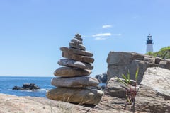Rockowy wierza Atlantyckim oceanem zdjęcia stock Rockowy wierza Atlantyckim oceanem zdjęcia stock