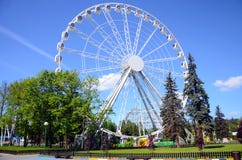 Roda de Ferris na ilha de Krestovsky imagens de stock Roda de Ferris na ilha de Krestovsky imagens de stock