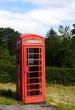 Rode openbare telefooncabine, Schotland stock foto Rode openbare telefooncabine, Schotland stock foto
