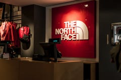 mcarthur glen north face