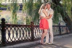 Romantic date in park Royalty Free Stock Images Romantic date in park Royalty Free Stock Images