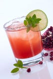 Romã Mojito - a maioria de série popular dos cocktail imagem de stock Romã Mojito - a maioria de série popular dos cocktail imagem de stock