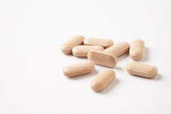 Rosea Rhodiola Η χρυσή ρίζα, αυξήθηκε ρίζα Βοτανικά χάπια με τις υγιείς ιατρικές εγκαταστάσεις Υγιές συμπλήρωμα στο άσπρο υπόβαθρ στοκ εικόνες Rosea Rhodiola Η χρυσή ρίζα, αυξήθηκε ρίζα Βοτανικά χάπια με τις υγιείς ιατρικές εγκαταστάσεις Υγιές συμπλήρωμα στο άσπρο υπόβαθρ στοκ εικόνες