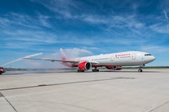 ROSTOV-ON-DON, RUSSIE - 17 JUIN 2018 : Pompes à incendie en aéroport international de Platov photos stock ROSTOV-ON-DON, RUSSIE - 17 JUIN 2018 : Pompes à incendie en aéroport international de Platov photos stock