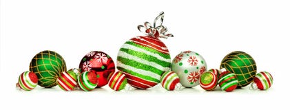 Rot, grün und weiße Weihnacht verzieren Sie die Grenze, die auf Weiß lokalisiert wird lizenzfreies stockbild Rot, grün und weiße Weihnacht verzieren Sie die Grenze, die auf Weiß lokalisiert wird lizenzfreies stockbild