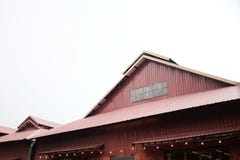 Rote Wand und Dach des Lagerhintergrundes lizenzfreie stockbilder Rote Wand und Dach des Lagerhintergrundes lizenzfreie stockbilder