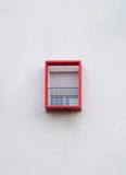 Rouge - fenêtre minimale à Strasbourg photos stock Rouge - fenêtre minimale à Strasbourg photos stock
