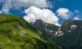 Route de Transfagarasan sur la montagne de Fagaras, Roumanie photos stock Route de Transfagarasan sur la montagne de Fagaras, Roumanie photos stock