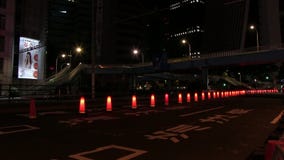 Rue urbaine de faute de nuit ? la ville d'affaires dans la rue urbaine de laps de temps de TokyoNight ? la ville d'affaires ? Tok banque de vidéos Rue urbaine de faute de nuit ? la ville d'affaires dans la rue urbaine de laps de temps de TokyoNight ? la ville d'affaires ? Tok banque de vidéos
