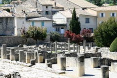 Ruinas romanas en la Provence francesa imágenes de archivo libres de regalías Ruinas romanas en la Provence francesa imágenes de archivo libres de regalías