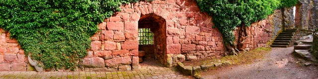 Ruine del castillo de Zavelstein fotografía de archivo libre de regalías Ruine del castillo de Zavelstein fotografía de archivo libre de regalías