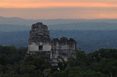 Ruines maya chez Tikal Ruines maya chez Tikal