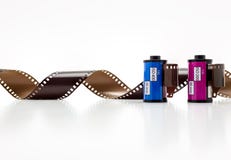 rullar för 35mm fotofilm bakgrund isolerad white arkivbild rullar för 35mm fotofilm bakgrund isolerad white arkivbild