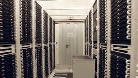 Rum för serveror i datorhallen moderna teknologier arkivfoton Rum för serveror i datorhallen moderna teknologier arkivfoton