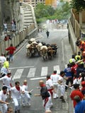 Runnen van de stieren in Pamplona stock fotografie Runnen van de stieren in Pamplona stock fotografie