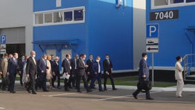 02-10-2020 RUSSIA, KAZAN: politicians walk down the street to the meeting