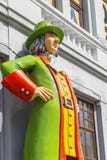 Russland, Kasan, kann 1, 2018, die Statue eines Mannes in einem Hut zu Hause, redaktionell lizenzfreies stockbild Russland, Kasan, kann 1, 2018, die Statue eines Mannes in einem Hut zu Hause, redaktionell lizenzfreies stockbild