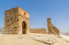 Ruïnes die van oude Merenid-graven de Arabische stad Fez, Marokko, Afrika overzien royalty-vrije stock fotografie Ruïnes die van oude Merenid-graven de Arabische stad Fez, Marokko, Afrika overzien royalty-vrije stock fotografie