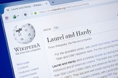 Ryazan, Russland - 19. August 2018: Wikipedia-Seite über Lorbeer und robustes auf der Anzeige von PC lizenzfreies stockfoto Ryazan, Russland - 19. August 2018: Wikipedia-Seite über Lorbeer und robustes auf der Anzeige von PC lizenzfreies stockfoto