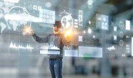 Rzeczywisto?ci wirtualnej do?wiadczenie przysz?o?ciowe technologie Mieszani ?rodki zdjęcie stock Rzeczywisto?ci wirtualnej do?wiadczenie przysz?o?ciowe technologie Mieszani ?rodki zdjęcie stock